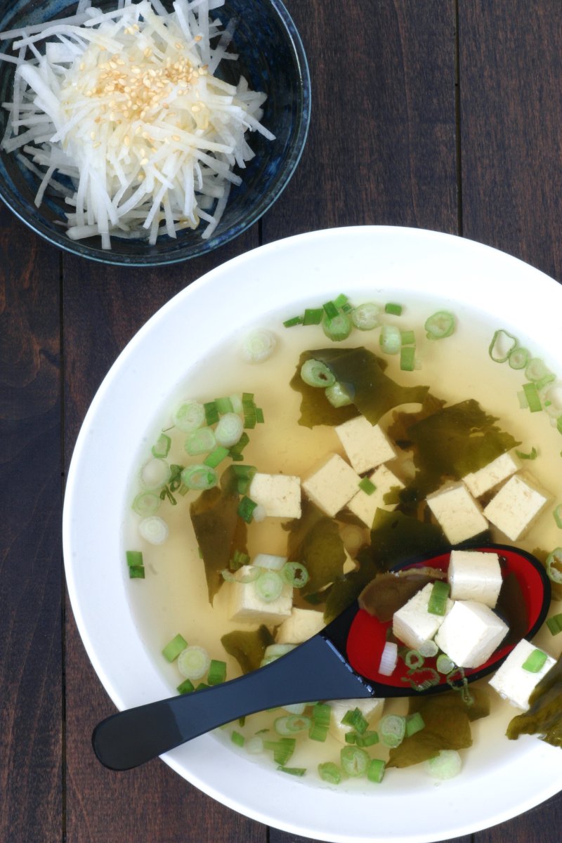 With this recipe for basic Vegan Dashi Stock, you can achieve that characteristic flavor and aroma in all of your Japanese recipes without using any fish.