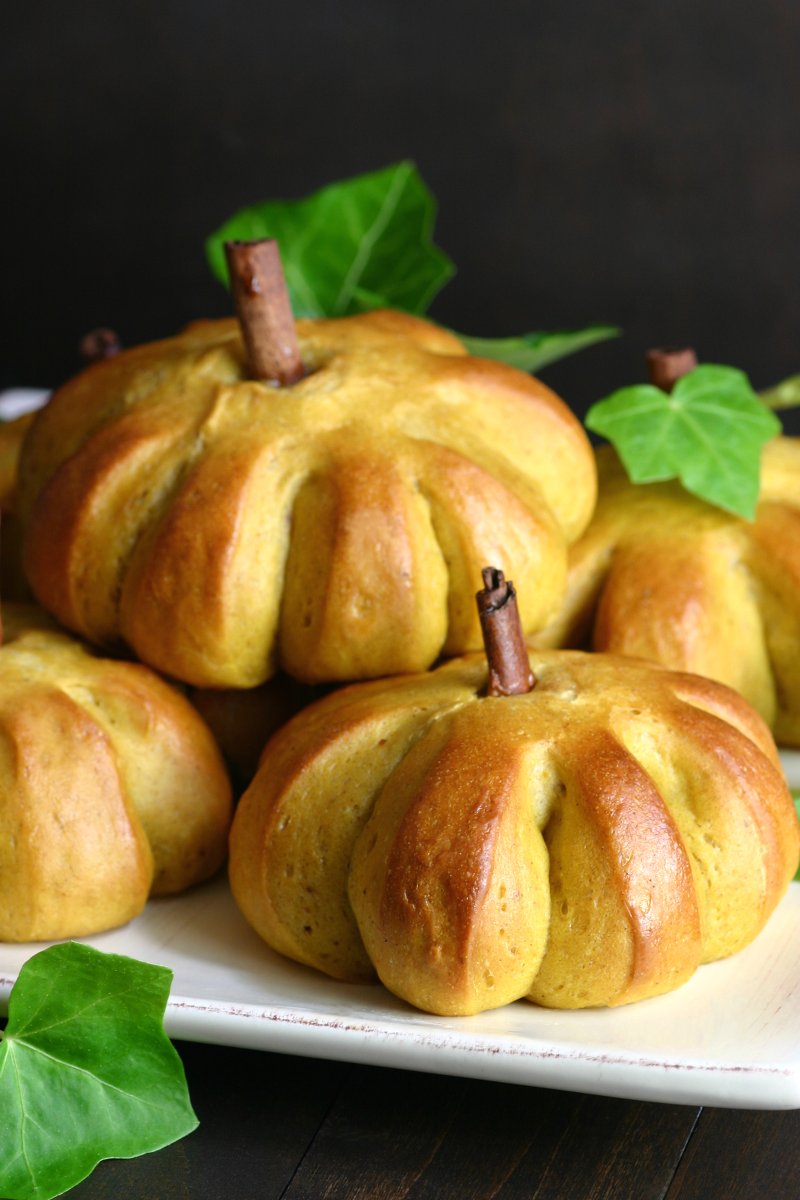 These delightful vegan Sweet Pumpkin Buns feature the comforting flavor of pumpkin along with warm spices and a hint of sweetness. 