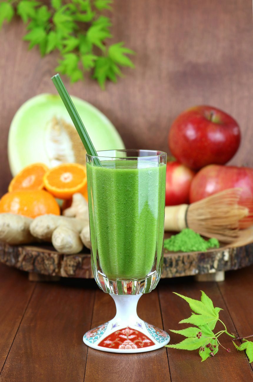 A sweet and invigorating smoothie inspired by some of the favorite fruits of Japan and featuring a healthy dose of matcha tea!