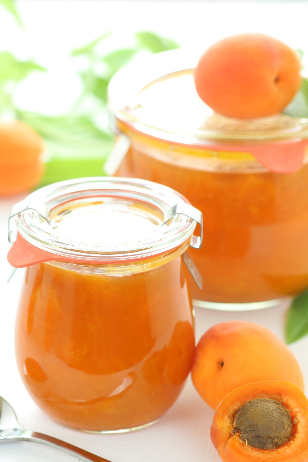 A simple, 3-ingredient recipe for homemade Apricot Jam. Spoon onto vegan yogurt, use as a filling for cakes or other desserts, or serve as is on the breakfast table!