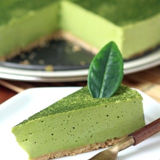 Vegan Matcha Mousse Cake